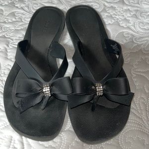 Black Guess Bow Flip Flops